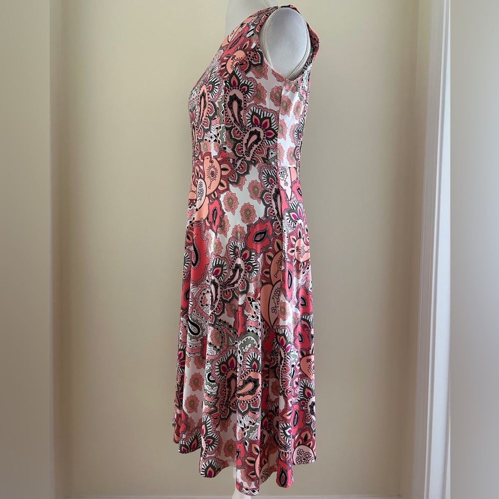 Pretty Paisley Print Dress - Picture 3 of 6